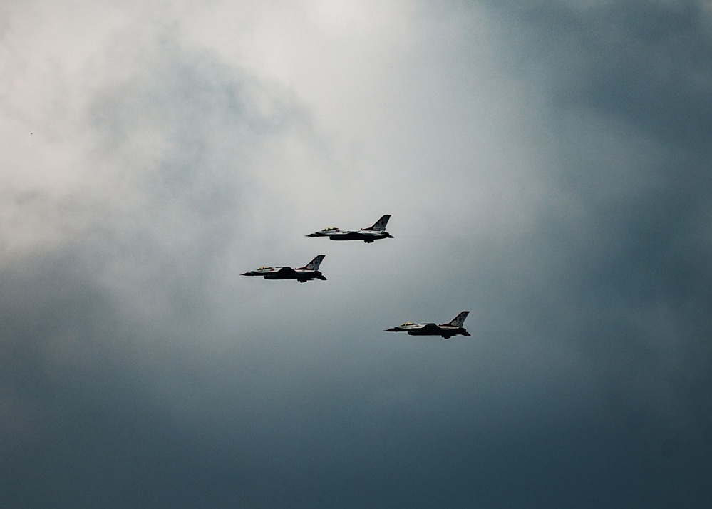 Wings Over Wyoming: Thunderbirds Make Their Entrance