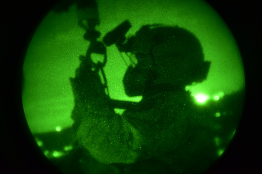 Soldiers assigned to the 2nd Combat Aviation Brigade conduct medevac training.