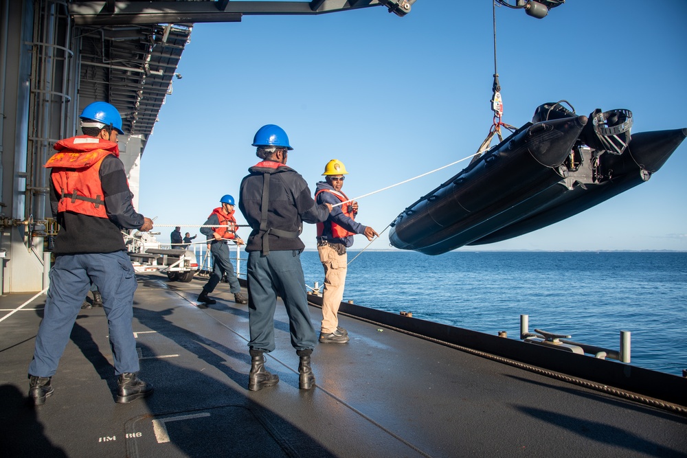 USS John L. Canley, Royal Australian Navy and Royal New Zealand Navy Conduct Talisman Sabre Small Boat Operations