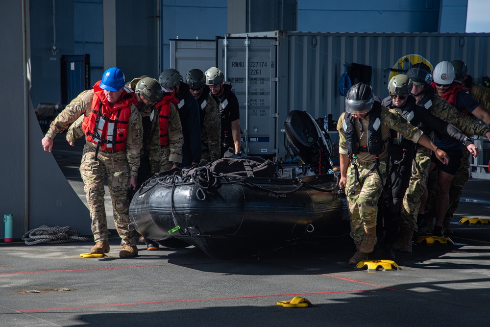 USS John L. Canley, Royal Australian Navy and Royal New Zealand Navy Conduct Talisman Sabre Small Boat Operations