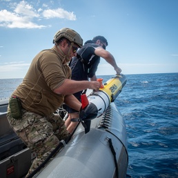 USS John L. Canley and Royal New Zealand Navy Conduct Talisman Sabre AUV Operations