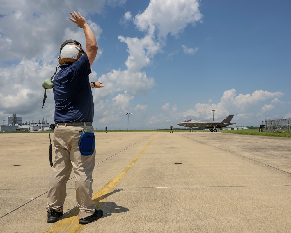 Pax River F-35 ITF receives new F-35B