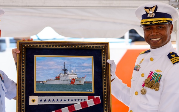 Coast Guard Cutter Campbell holds change-of-command ceremony at Rhode Island home port