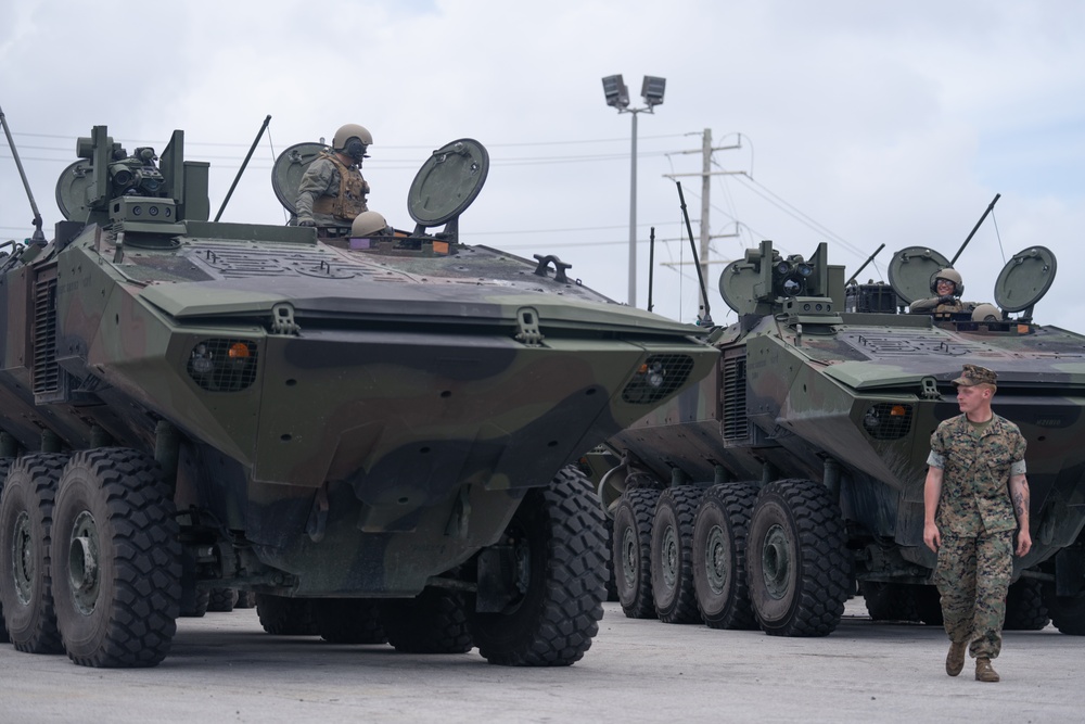 2nd Distribution Support Battalion assist 2nd AABN’s Well Deck Rehearsal