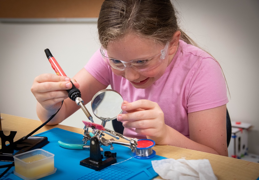 NIWC Atlantic Holds STEM IDEAS Camp