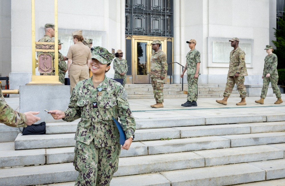 Walter Reed Recognizes Staff During Morning Colors