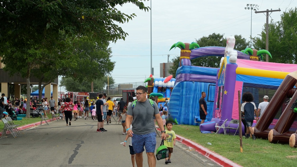 Summer Fun Fest: Foundation connects families