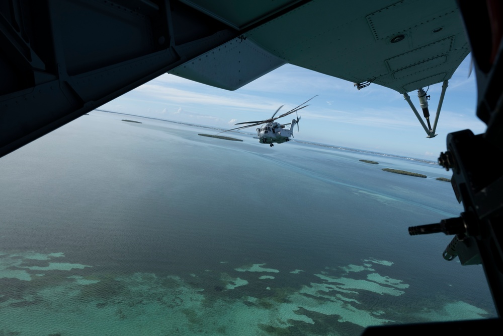 U.S. Marines with HMH-461 insert 2nd LAAD