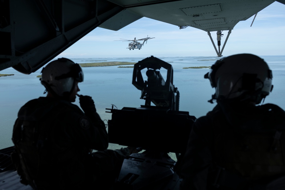 U.S. Marines with HMH-461 insert 2nd LAAD