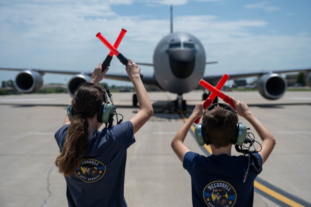 Col. Damon KC-135 fini flight celebration