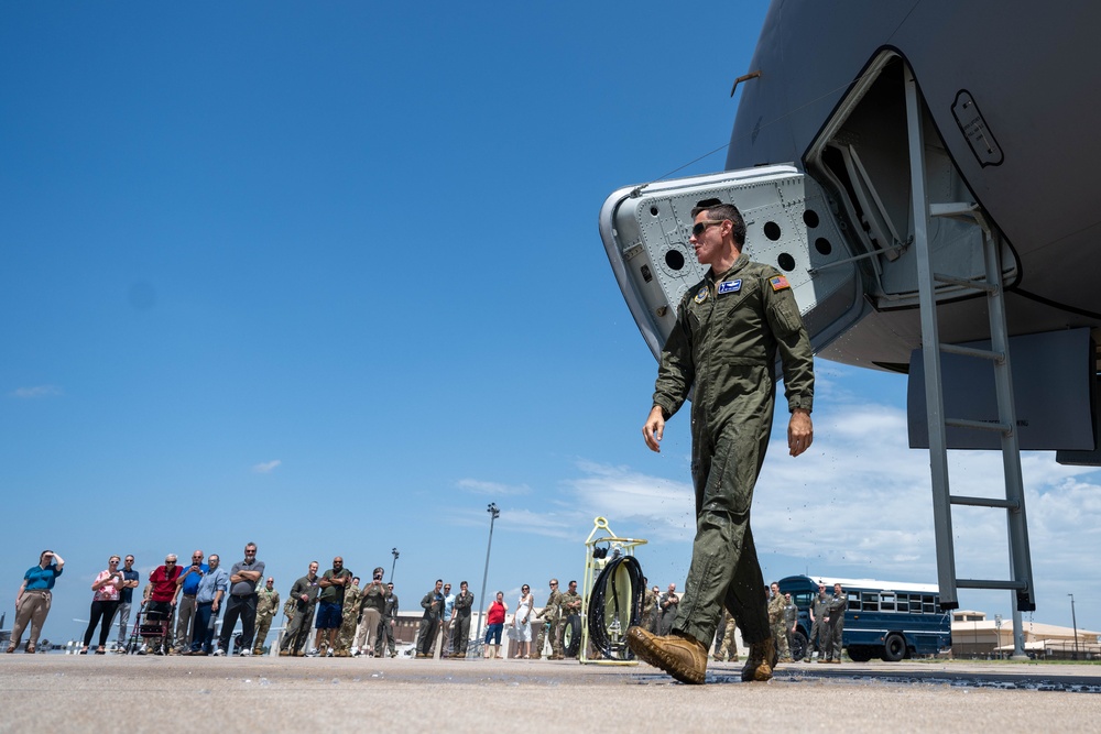 Col. Damon KC-135 fini flight celebration