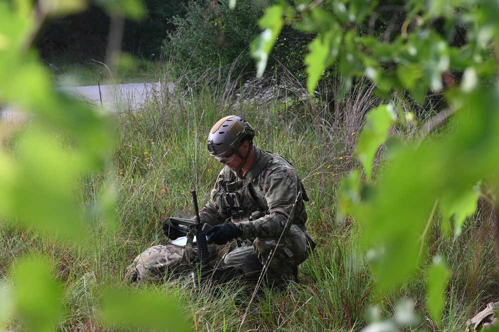 Air Force Tactical Air Control Party Trainees Conduct Field Training Exercise