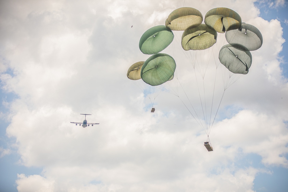 82ND AIRBORNE DIVISION HEAVY DROP