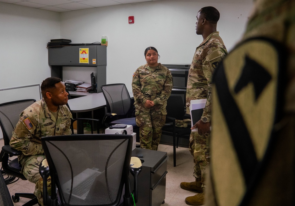 Army Materiel Command visits the First Team