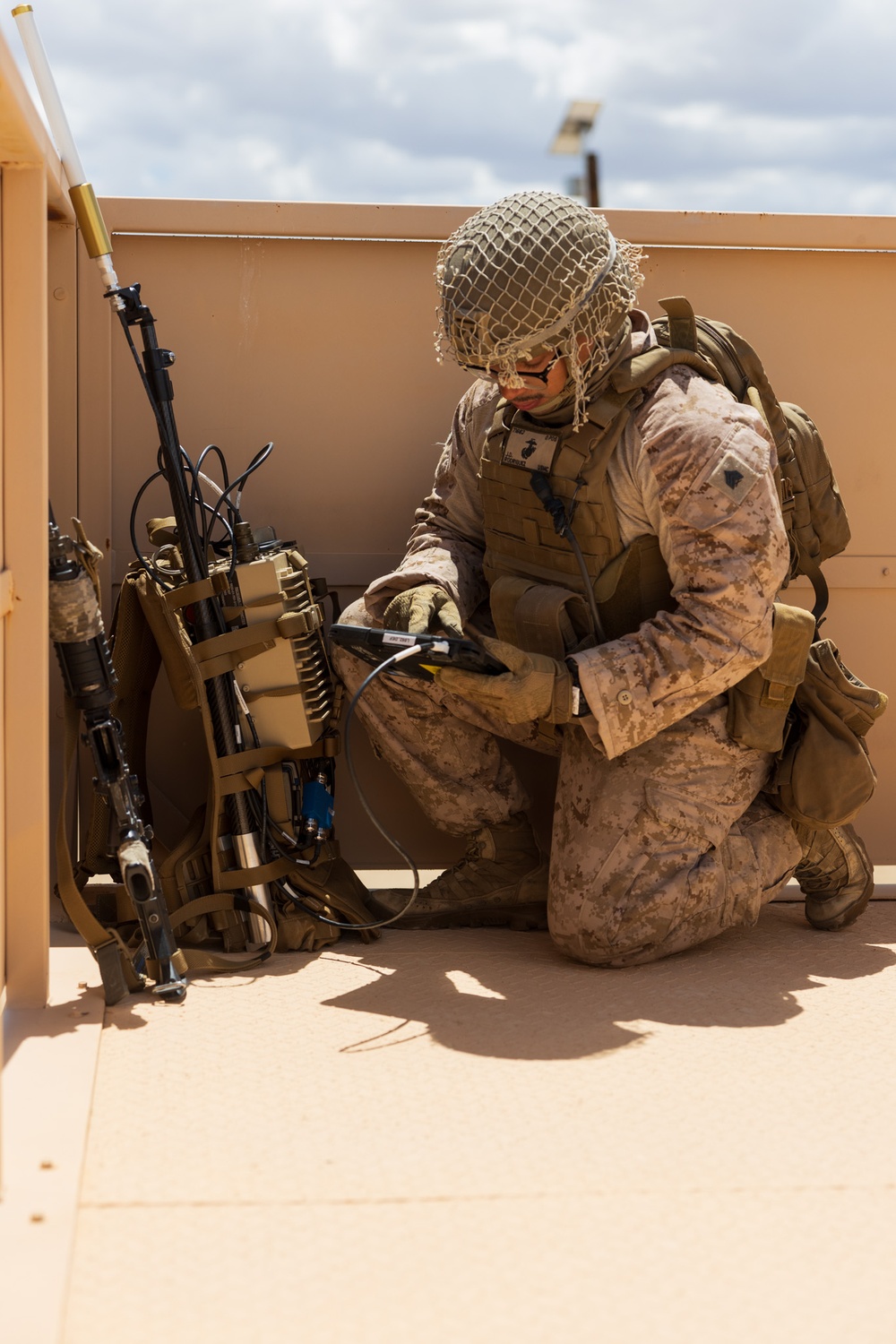 2nd MARDIV Marines participate in Electromagnetic Warfare during ITX 4-25