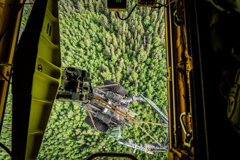 2-377th Parachute Field Artillery Regiment Executes Air Assault Gun Raid in Alaska