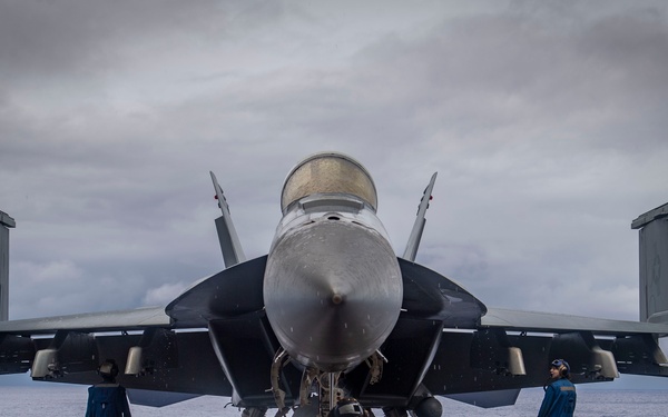 USS Carl Vinson (CVN 70) Conducts Routine Operations in the Philippine Sea