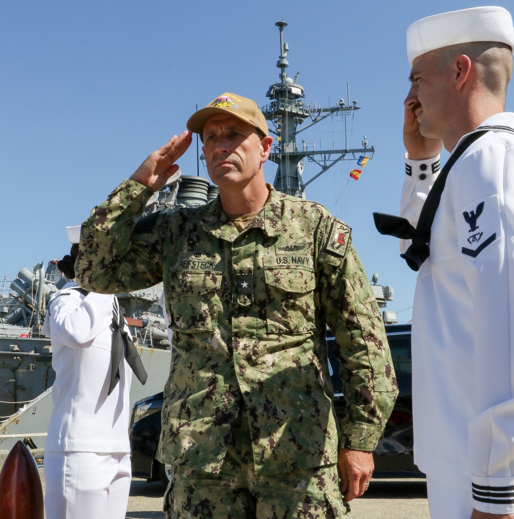 Rear Adm Reifsteck visits USS Benfold (DDG 65)