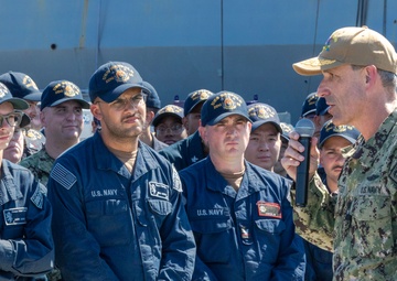Rear Adm Reifsteck visits USS Benfold (DDG 65)