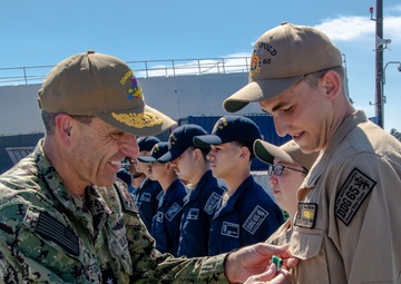 Rear Adm Reifsteck visits USS Benfold (DDG 65)