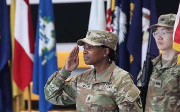403rd AFSB welcomes Nixon, bids farewell to Harvey in change of responsibility ceremony