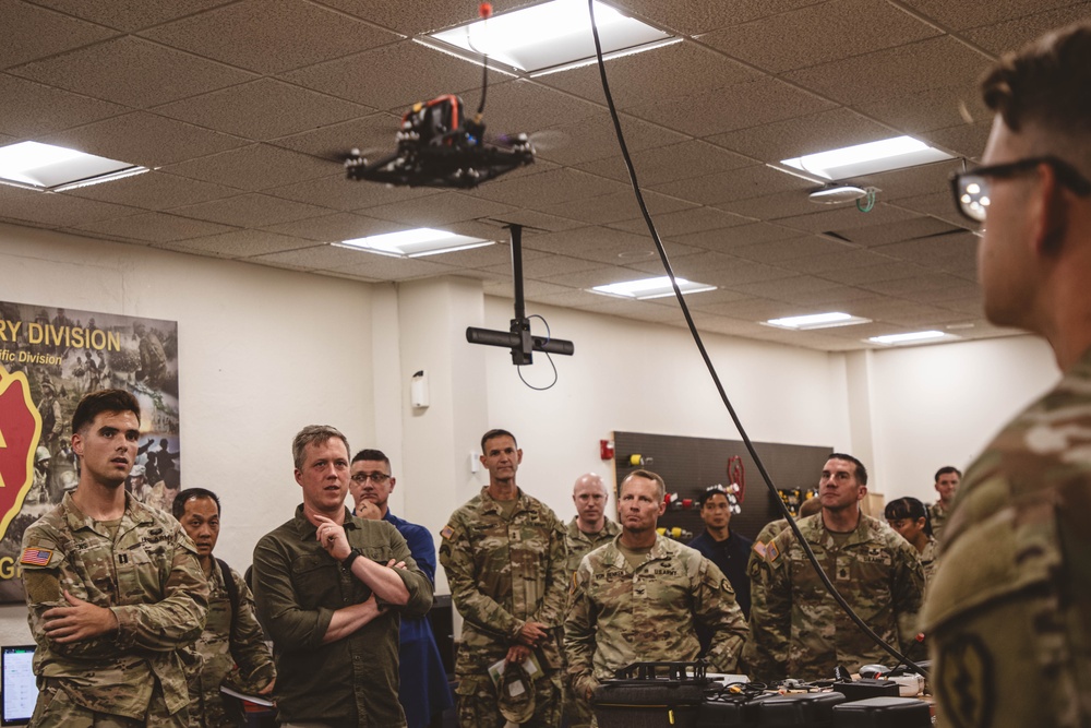 Secretary of the Army visits 25th Infantry Division