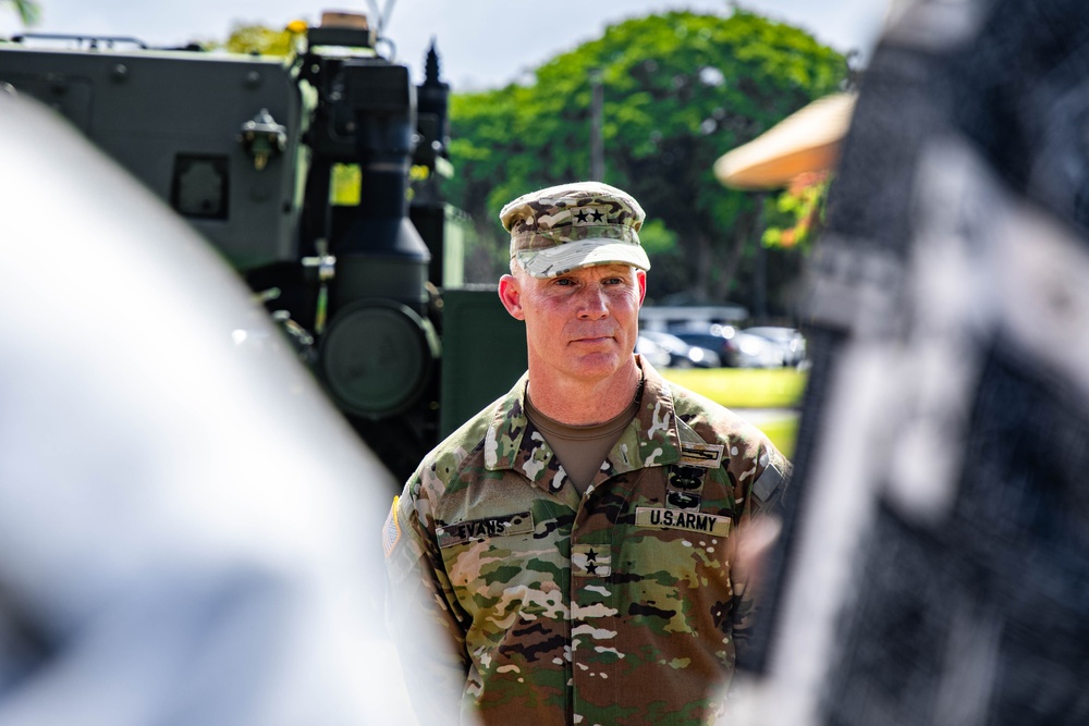 Secretary of the Army visits 25th Infantry Division