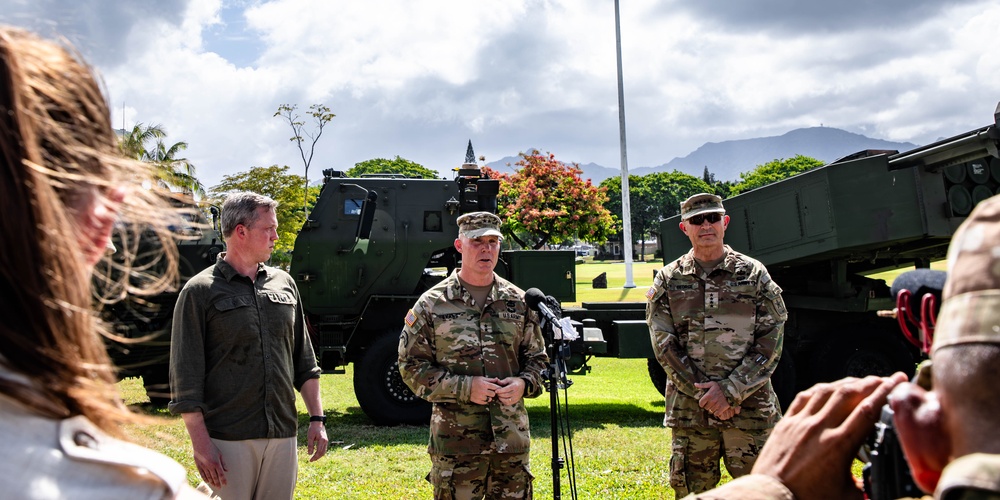 Secretary of the Army visits 25th Infantry Division
