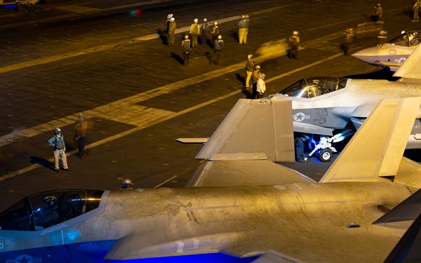 USS Carl Vinson (CVN 70) Conducts Routine Flight Operations in the Philippine Sea