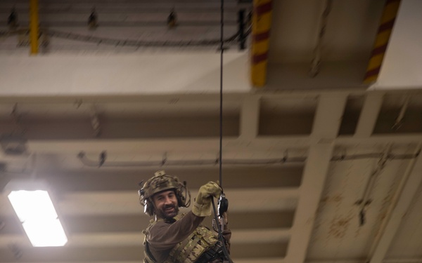 USS Carl Vinson (CVN 70) Conducts Routine Operations in the Philippine Sea