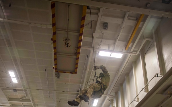 USS Carl Vinson (CVN 70) Conducts Routine Operations in the Philippine Sea