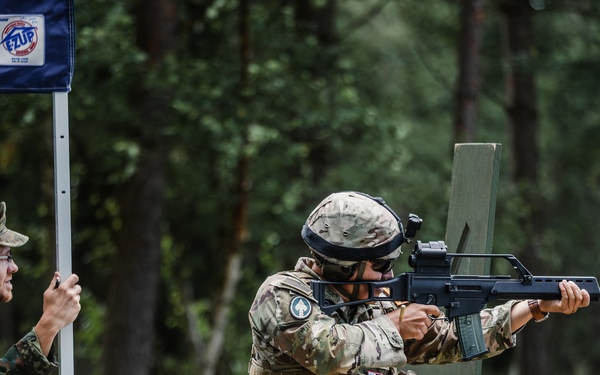 278th ACR Soldiers Train with German Forces to Earn Schützenschnur Marksmanship Badge