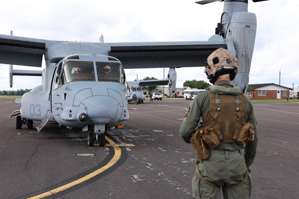 Army Aviators Gain Tiltrotor Experience in MV-22 to Shape MV-75 Doctrine