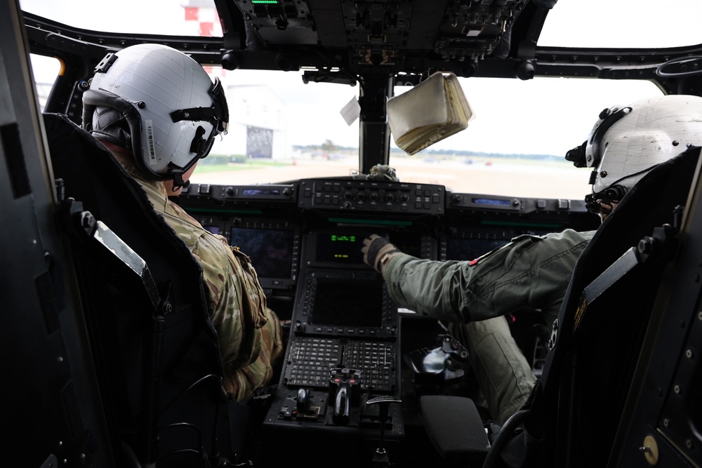 Army Aviators Gain Tiltrotor Experience in MV-22 to Shape MV-75 Doctrine