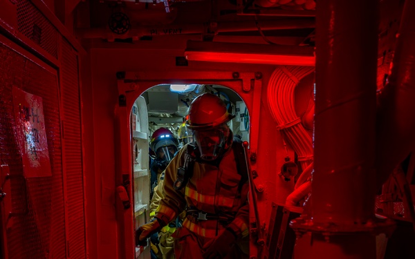 Cole Conducts Routine Operations in the Caribbean Sea