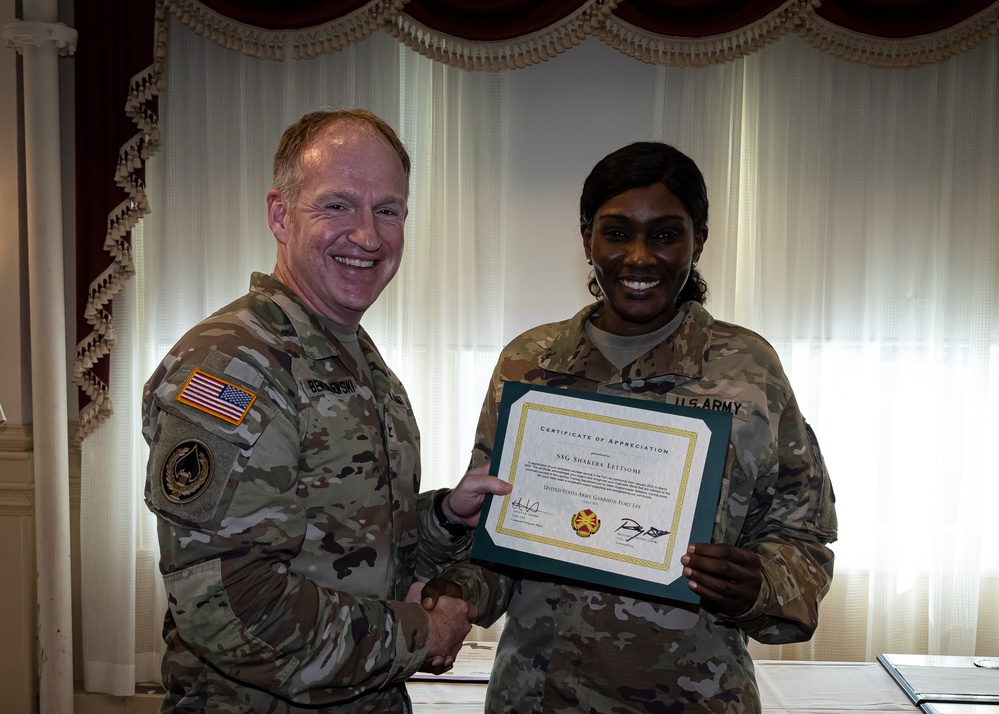 Fort Lee Community Leaders Information Forum features awards, MWR information