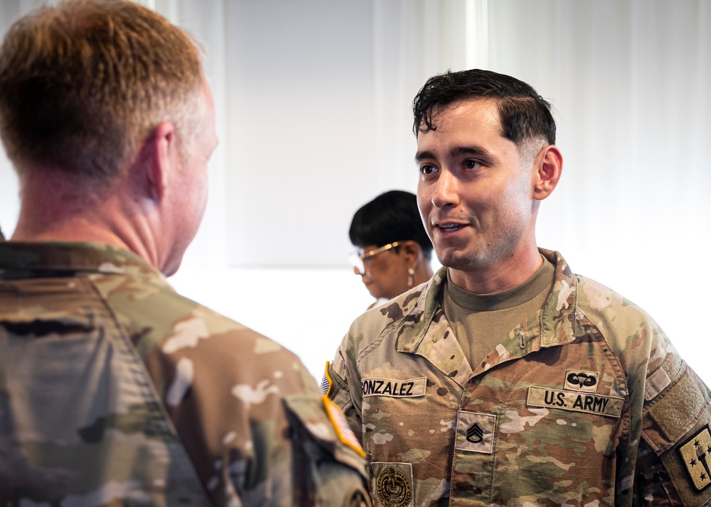 Fort Lee Community Leaders Information Forum features awards, MWR information