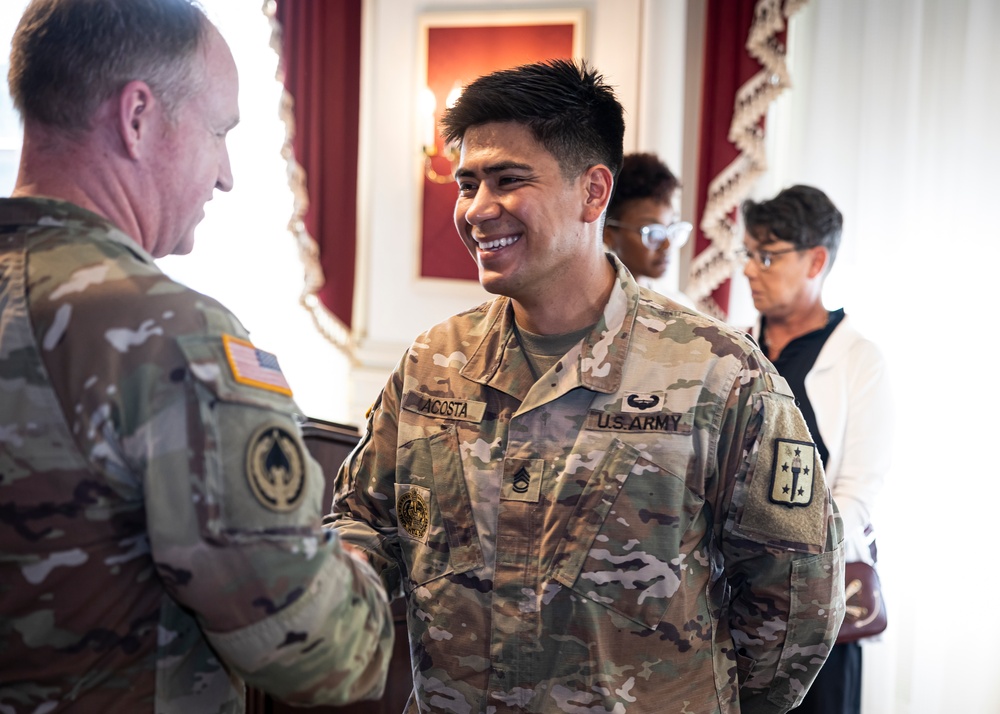 Fort Lee Community Leaders Information Forum features awards, MWR information