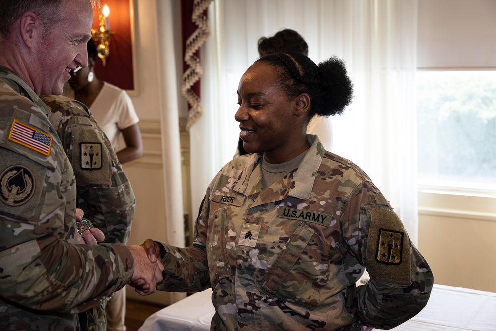 Fort Lee Community Leaders Information Forum features awards, MWR information
