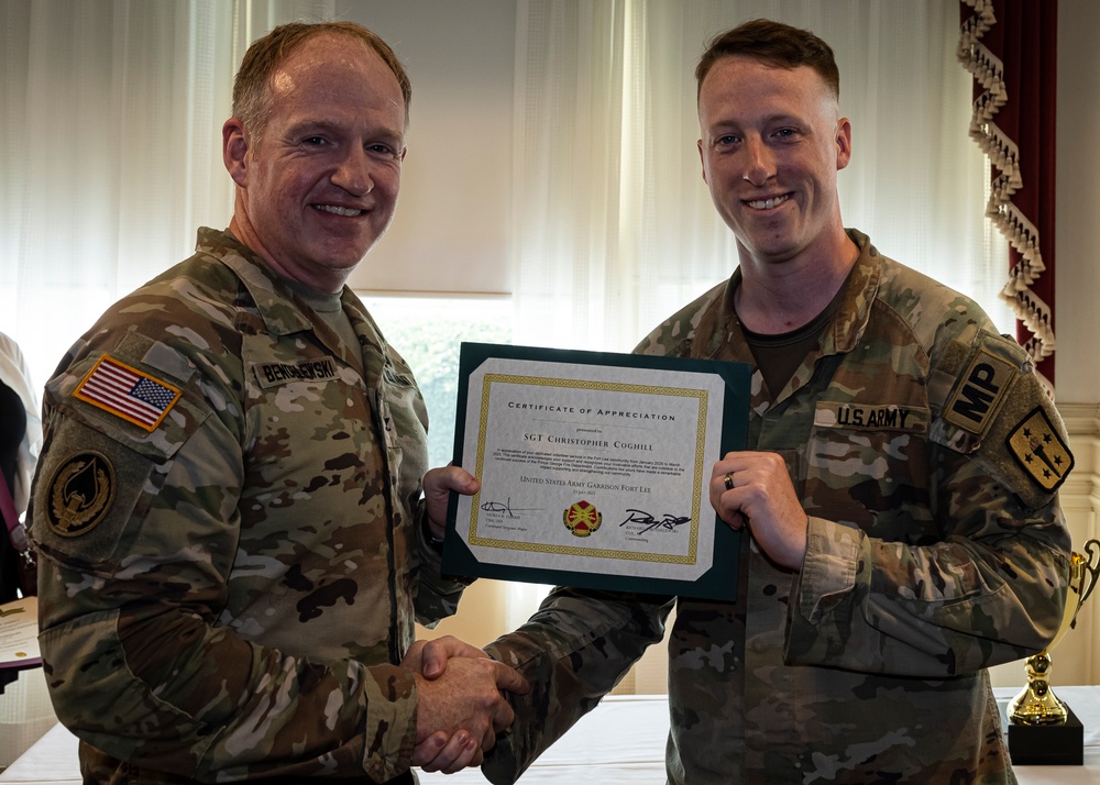 Fort Lee Community Leaders Information Forum features awards, MWR information