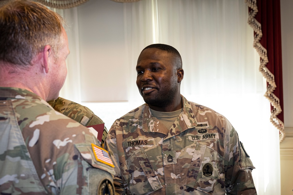 Fort Lee Community Leaders Information Forum features awards, MWR information