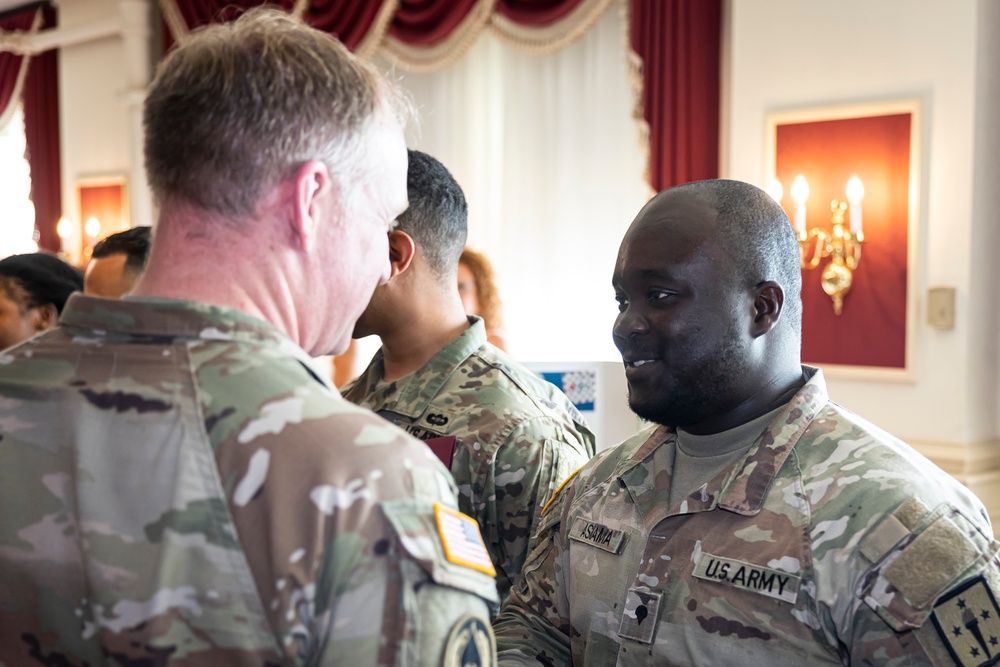 Fort Lee Community Leaders Information Forum features awards, MWR information