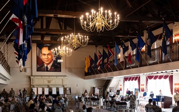 Fort Lee Community Leaders Information Forum features awards, MWR information