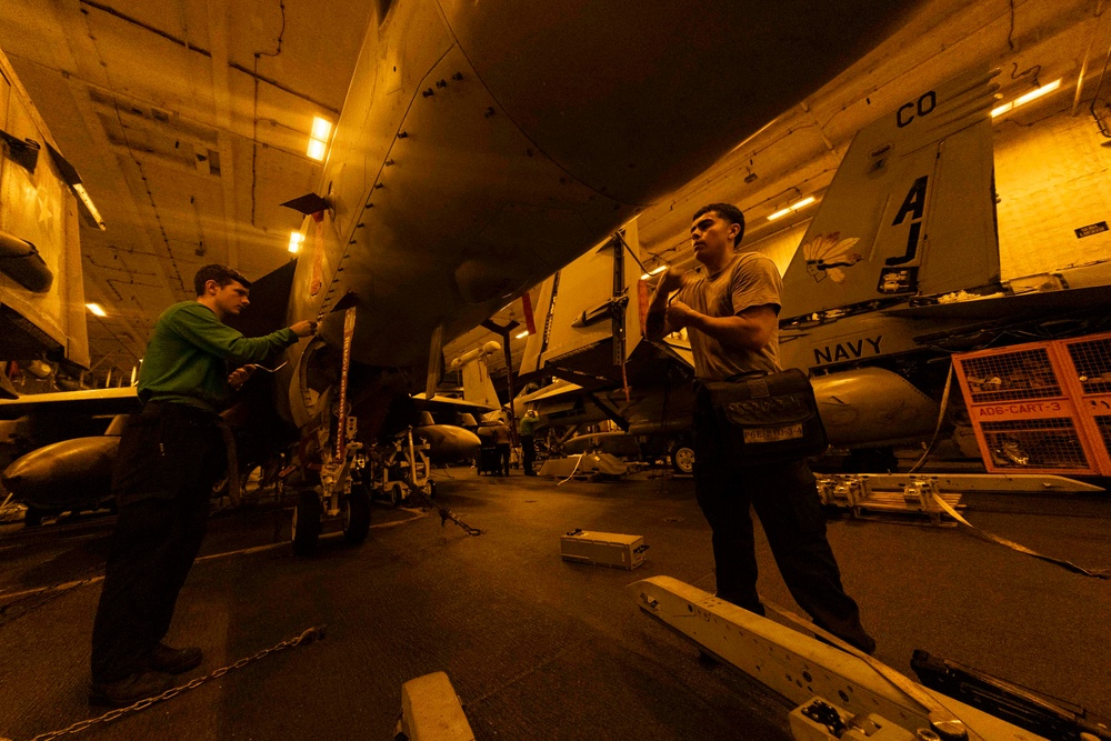 USS Gerald R. Ford (CVN 78) Sailors Conduct Maintenance