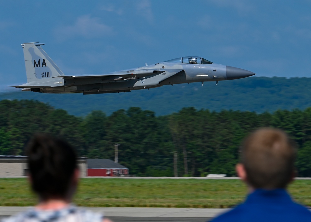 104th Fighter Wing hosts Pratt and Whitney engineers for base tour