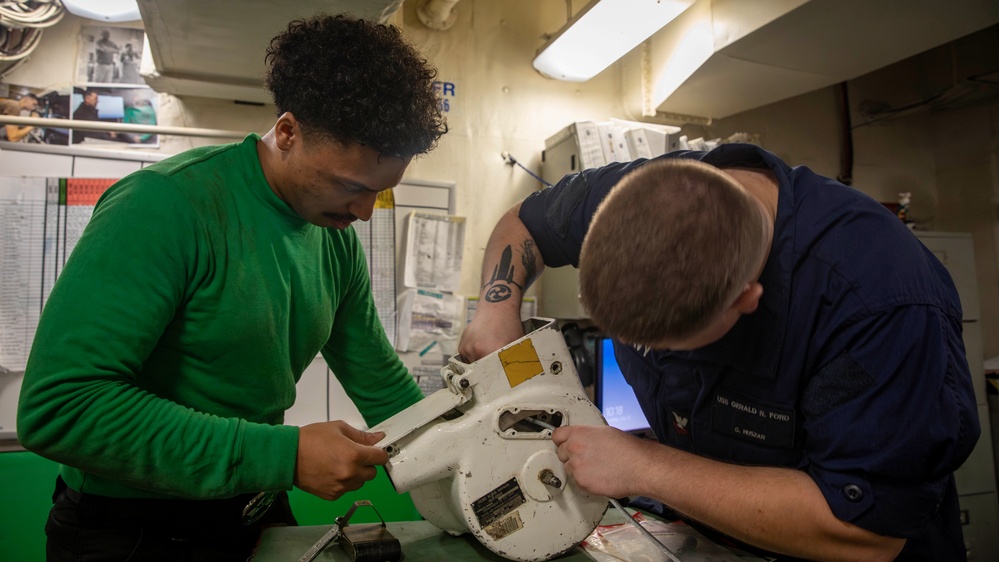 USS Gerald R. Ford (CVN 78) Sailors Conduct Maintenance