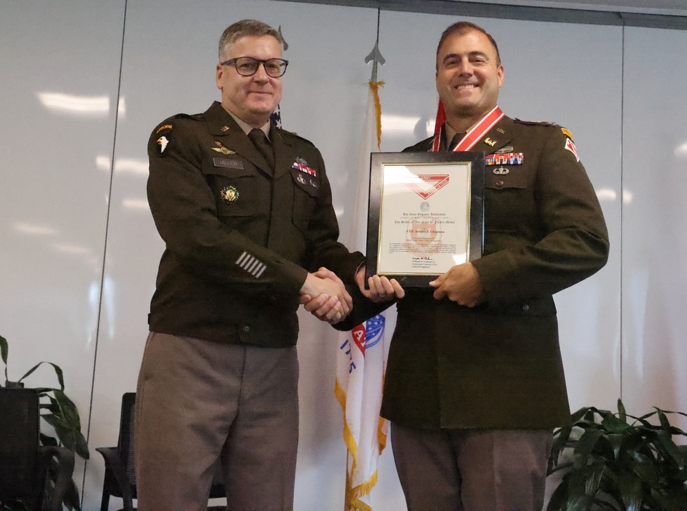 Corps of Engineers Commander Reflects on Career as He Retires