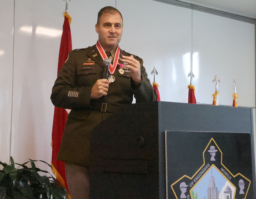 Corps of Engineers Commander Reflects on Career as He Retires