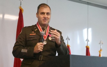 Corps of Engineers Commander Reflects on Career as He Retires