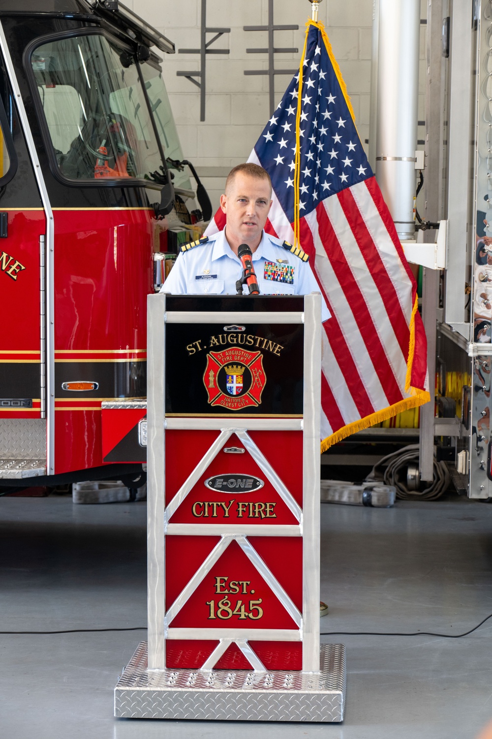 Coast Guard Sector Jacksonville honors local first responders with public service commendation